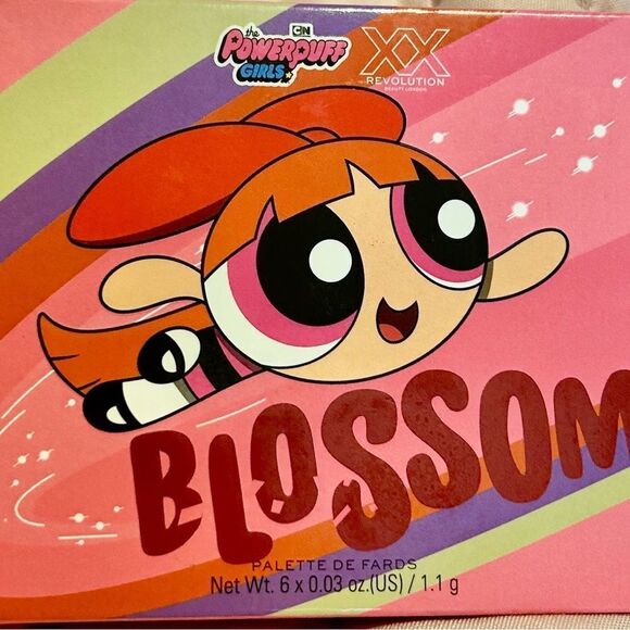 NIB Blossom Eyeshadow Palette - Picture 2 of 15